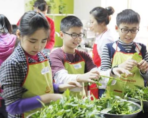 TẤT TẦN TẬT VỀ CHƯƠNG TRÌNH DẠY TRẺ NẤU ĂN TẠI EZCOOKING 2016