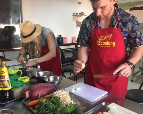 EZcooking Class MÙA ĐÒN KHÁCH TOUR TRẢI NGHIỆM NẤU ĂN