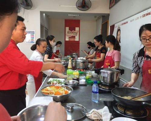 SÁNG CHỦ NHẬT TUẦN NÀY - 9H NGÀY 28/6 VỚI 3 MÓN: . GIÁ ƯU ĐÃI: 599.000 đ/ buổi - NẤU ĐÓNG HỘP MANG VỀ