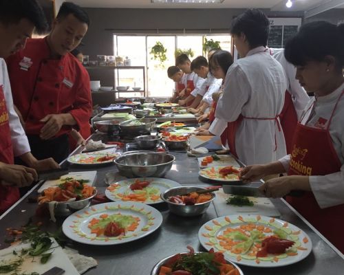 🌺KHÓA HỌC LÀM NGHỀ ĐẦU BẾP TẠI EZcooking🌺