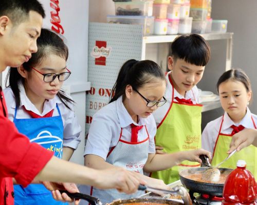 💐🐞🐝🍓LỚP TRẺ VÀO BẾP CẤP 1🐝: KHAI GIẢNG KHÓA 2 CÁC BẠN 6-13 TUỔI: 😘SÁNG NGÀY 27/7 -8H30 ( Lịch học sáng các ngày 2,3,4,5,6)