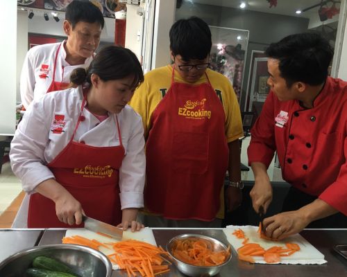 🌺THÔNG BÁO KHAI GIẢNG KHÓA ĐẦU BẾP CHUYÊN NGHIỆP TẠI EZcooking - NGÀY 4/8🌺